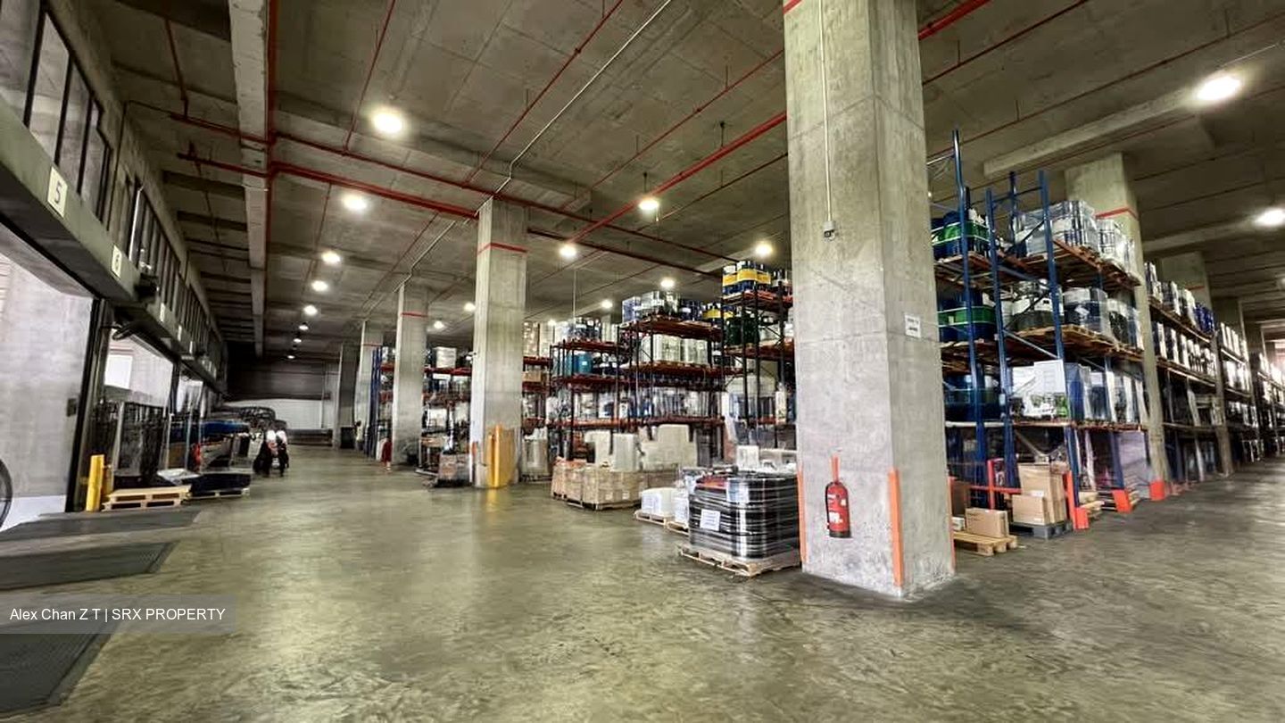 Gul Way (D22), Warehouse #588091951